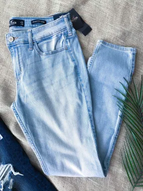 Light wash Hollister Jeans - 7Short/28